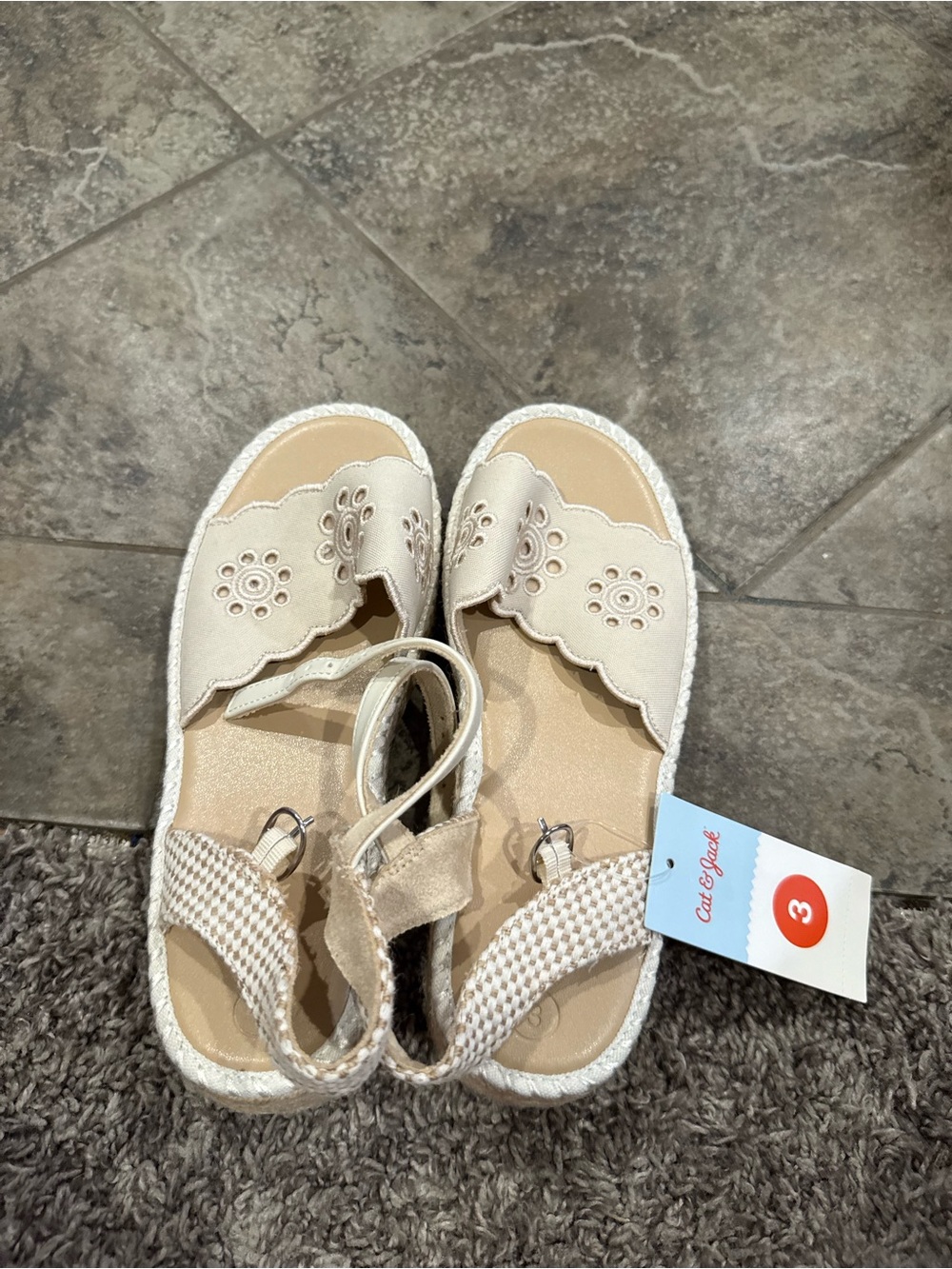 🍋 Cat & Jack Kids' Vera Casual Sandals featuring a cute scalloped eyelet design